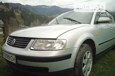 Седан Volkswagen Passat 1999 в Верховине