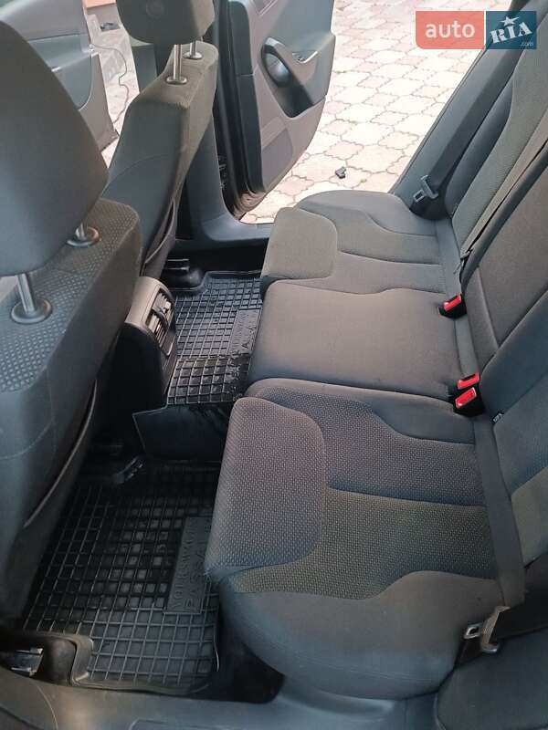 Універсал Volkswagen Passat 2010 в Коломиї