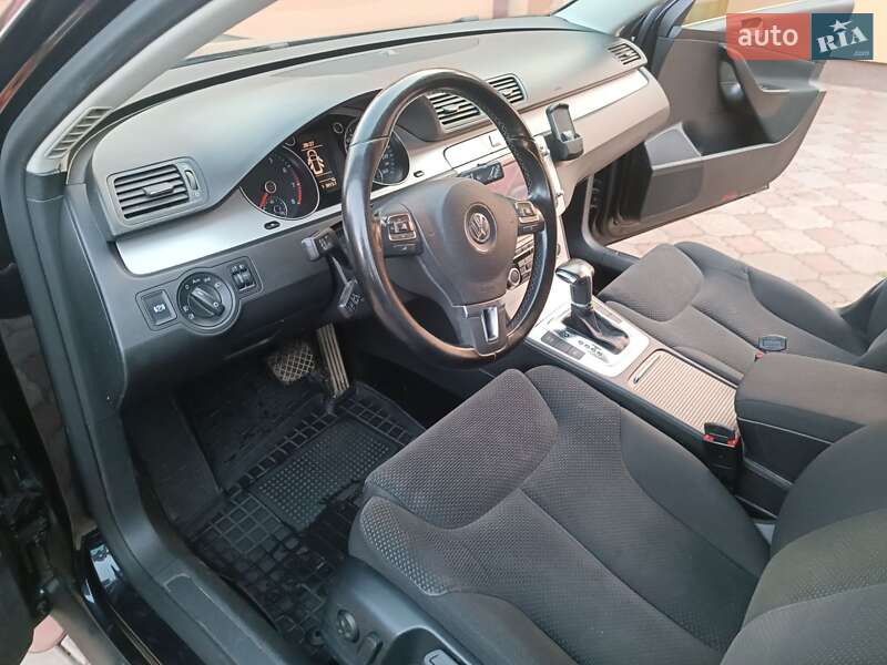 Універсал Volkswagen Passat 2010 в Коломиї