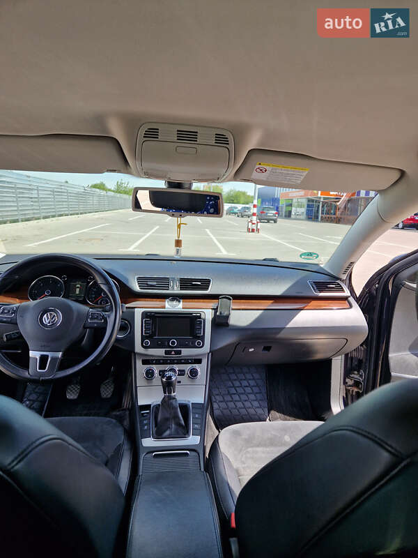 Универсал Volkswagen Passat 2012 в Дубно