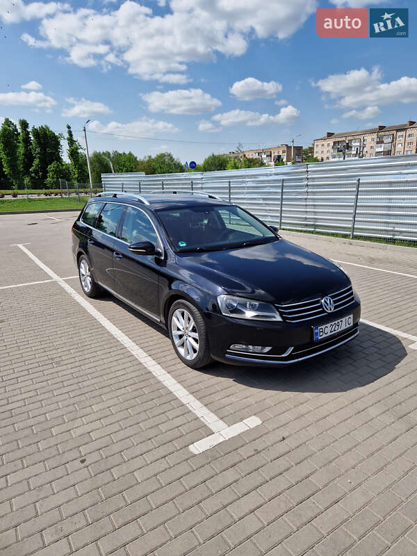 Универсал Volkswagen Passat 2012 в Дубно