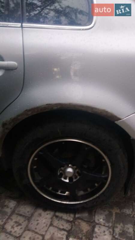 Седан Volkswagen Passat 2004 в Харькове