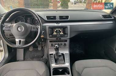 Универсал Volkswagen Passat 2012 в Вараше