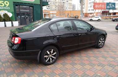 Седан Volkswagen Passat 2008 в Києві