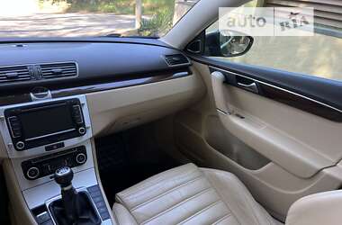 Универсал Volkswagen Passat 2011 в 