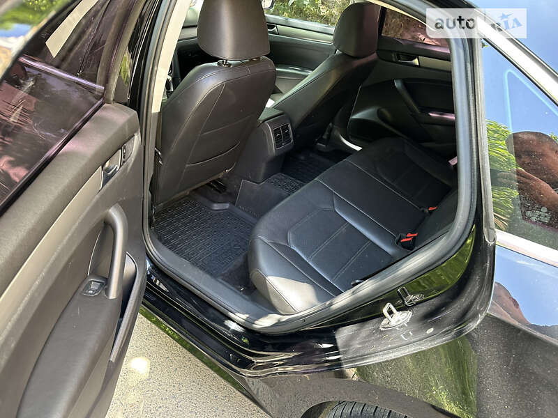 Седан Volkswagen Passat 2014 в Звенигородці