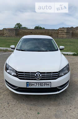 Седан Volkswagen Passat 2013 в Білгороді-Дністровському