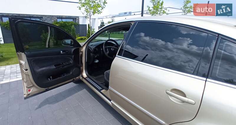 Седан Volkswagen Passat 2001 в Мукачево