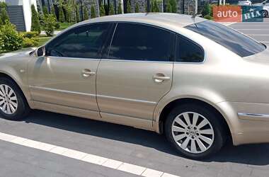 Седан Volkswagen Passat 2001 в Мукачевому