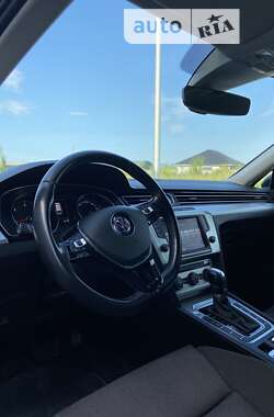 Универсал Volkswagen Passat 2016 в Хусте