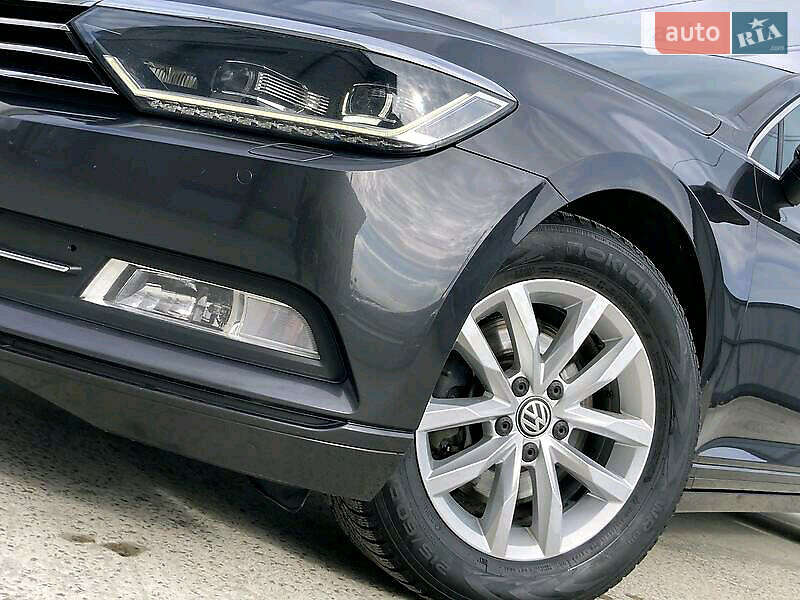 Универсал Volkswagen Passat 2017 в Бориславе