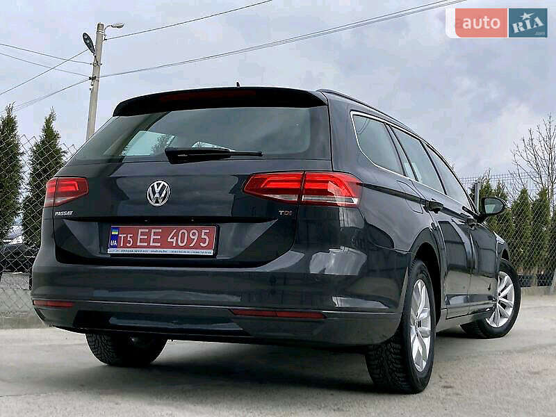 Универсал Volkswagen Passat 2017 в Бориславе