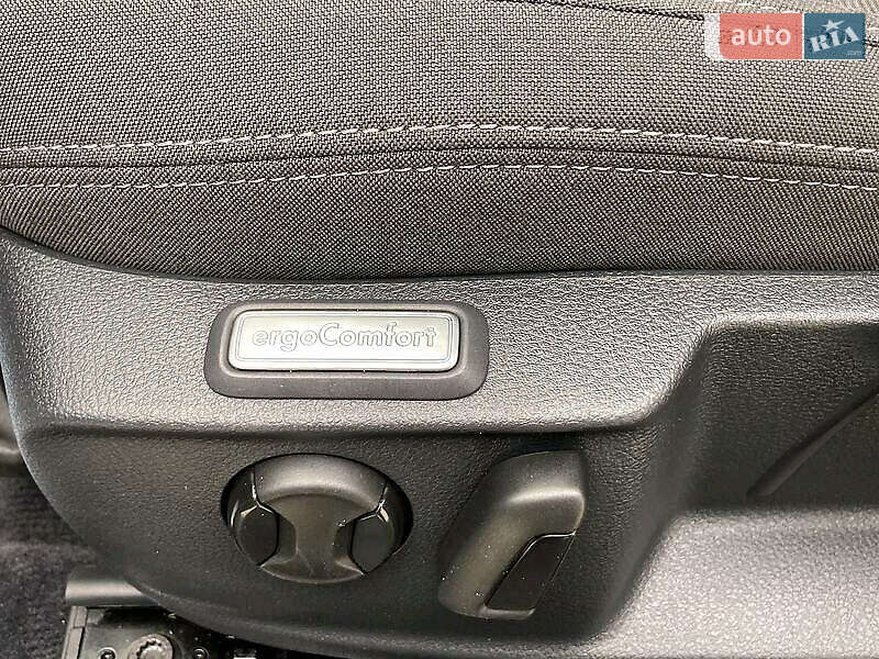 Универсал Volkswagen Passat 2017 в Бориславе