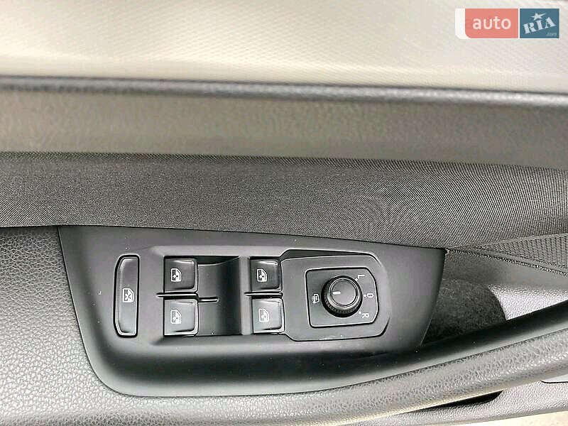 Универсал Volkswagen Passat 2017 в Бориславе