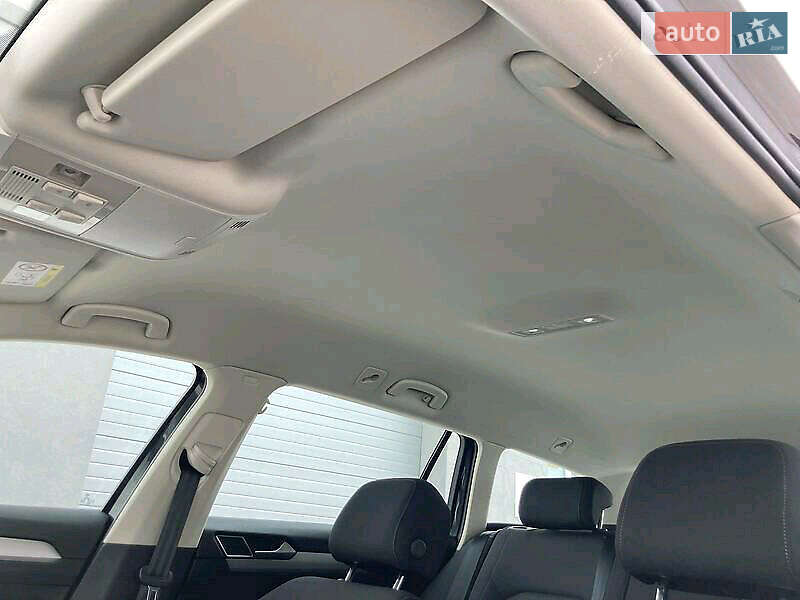 Универсал Volkswagen Passat 2017 в Бориславе