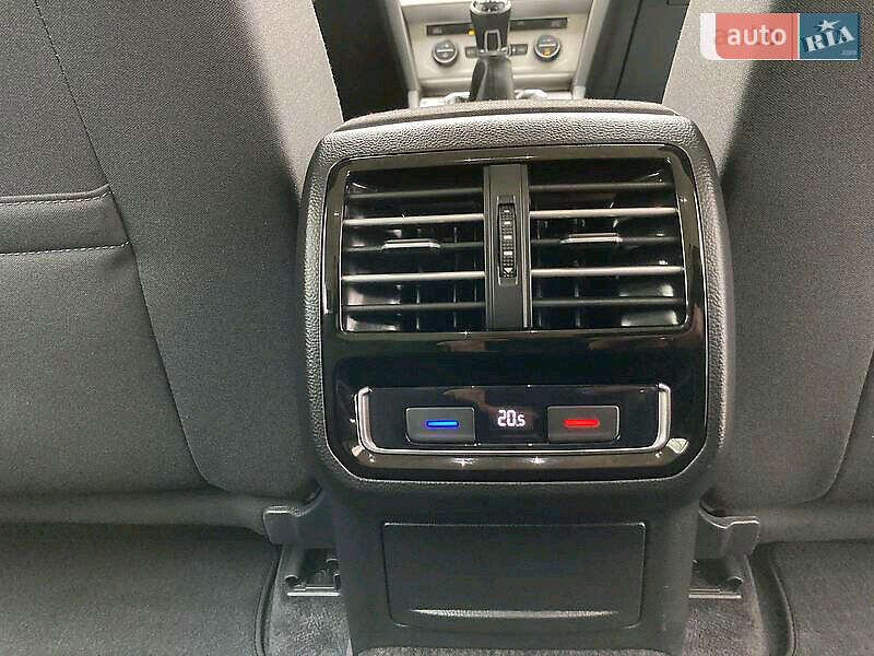 Универсал Volkswagen Passat 2017 в Бориславе