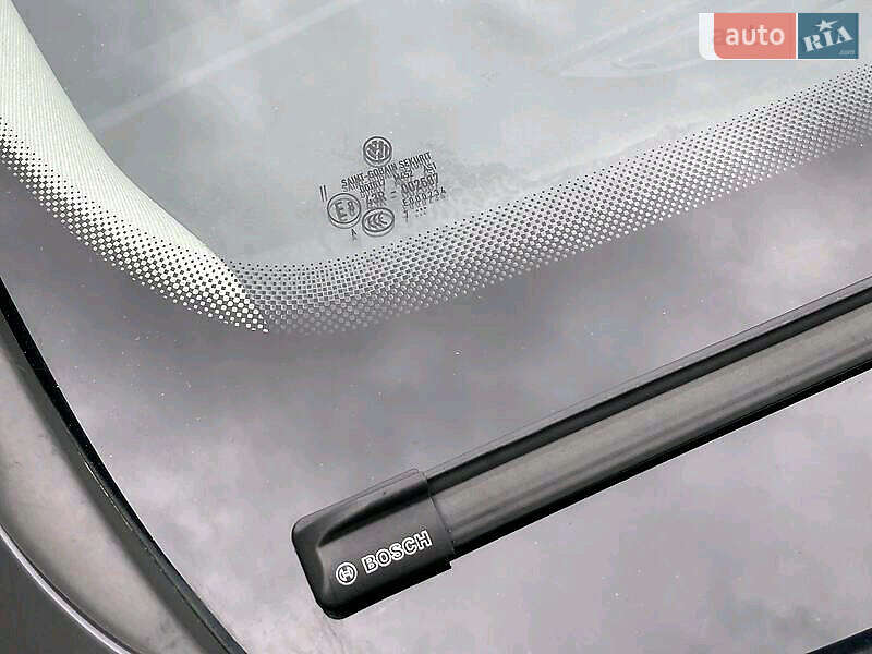 Универсал Volkswagen Passat 2017 в Бориславе