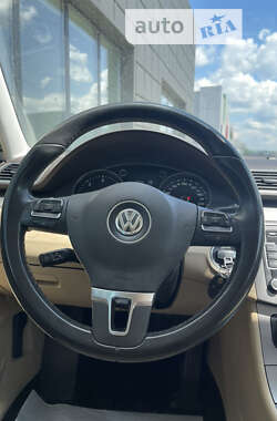 Седан Volkswagen Passat 2012 в Тячеві