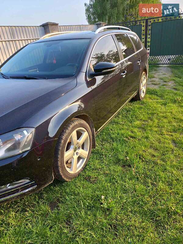 Универсал Volkswagen Passat 2010 в Яворове