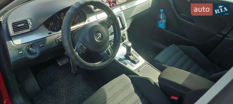 Універсал Volkswagen Passat 2010 в Миколаєві