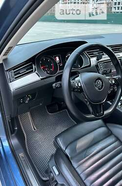 Универсал Volkswagen Passat 2014 в Киеве