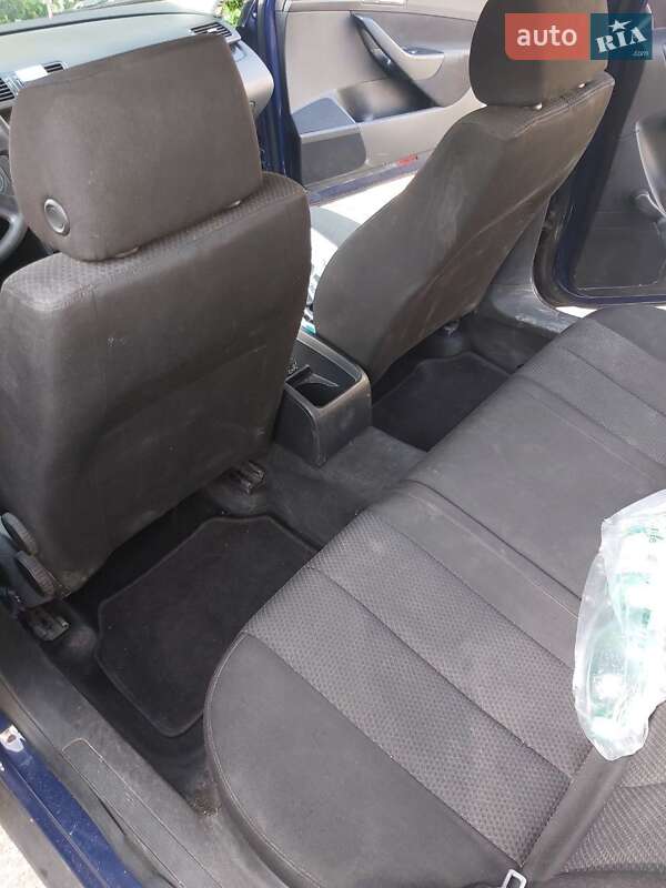 Універсал Volkswagen Passat 2006 в Чернівцях