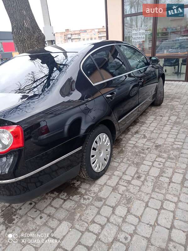 Седан Volkswagen Passat 2006 в Дубно