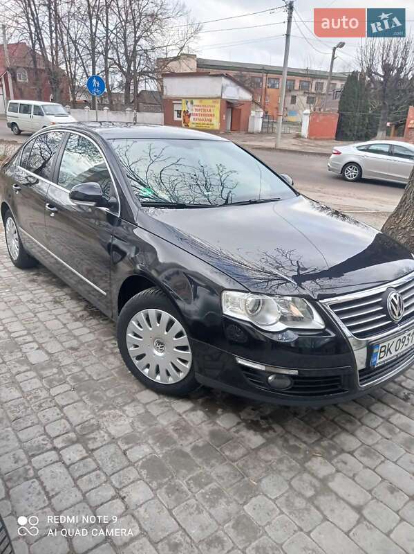 Седан Volkswagen Passat 2006 в Дубно