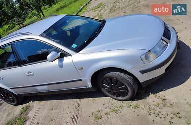 Универсал Volkswagen Passat 1998 в 