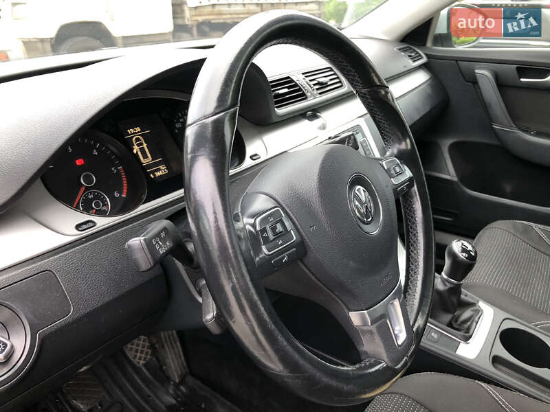Универсал Volkswagen Passat 2014 в Золочеве