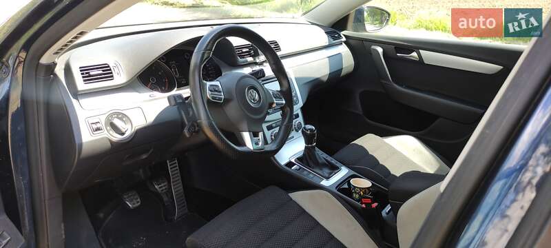 Универсал Volkswagen Passat 2012 в Полтаве