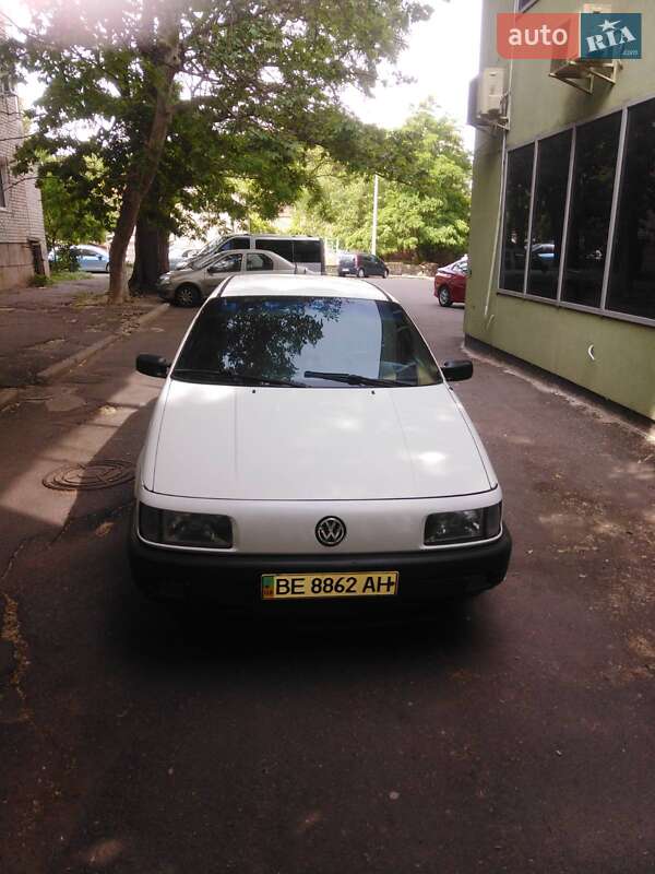 Volkswagen Passat 1990