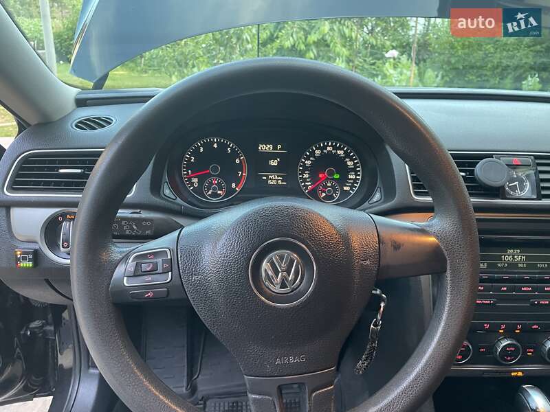 Седан Volkswagen Passat 2011 в Києві