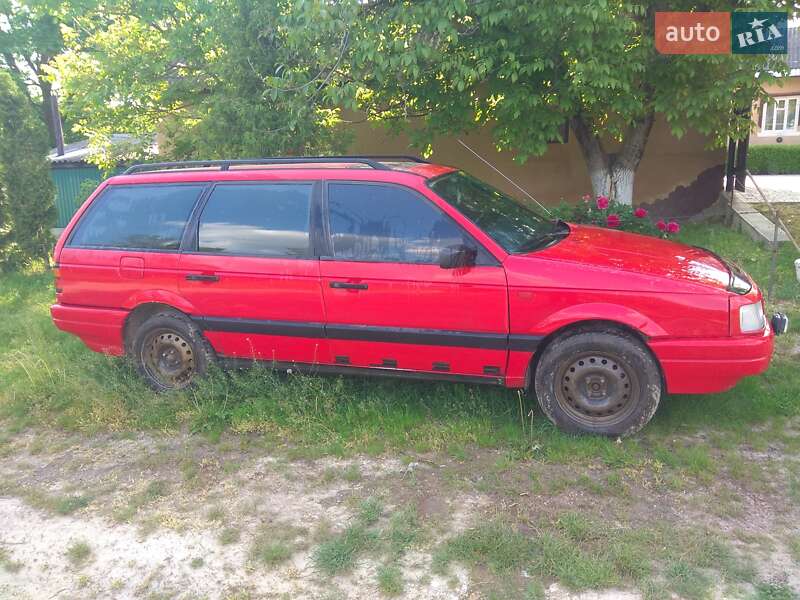 Универсал Volkswagen Passat 1989 в Борщеве