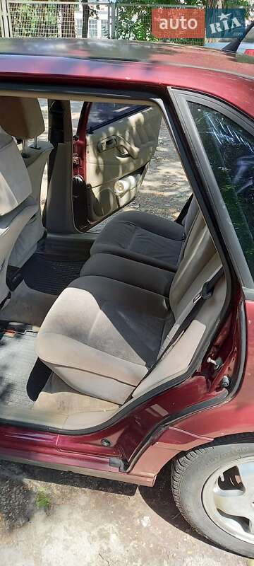 Седан Volkswagen Passat 1996 в Киеве