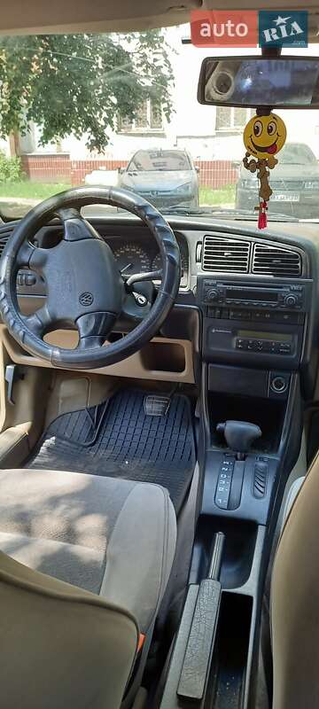 Седан Volkswagen Passat 1996 в Киеве