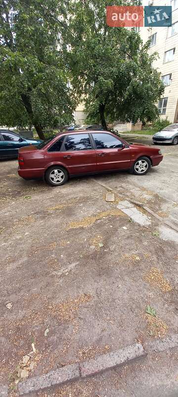 Седан Volkswagen Passat 1996 в Киеве