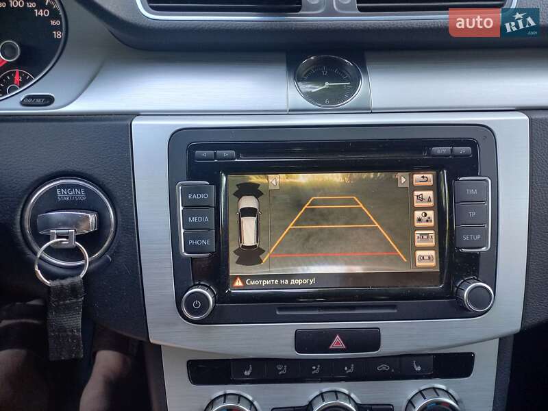 Універсал Volkswagen Passat 2013 в Одесі