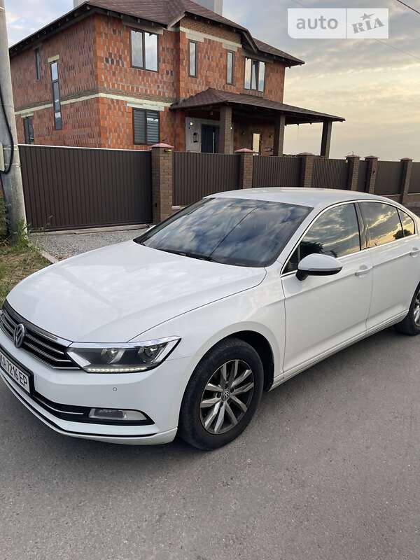 Седан Volkswagen Passat 2016 в Вишневому