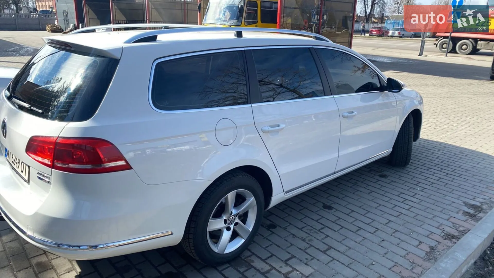 2010 Volkswagen Passat - мініатюра 4