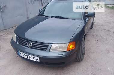 Седан Volkswagen Passat 1999 в Киеве