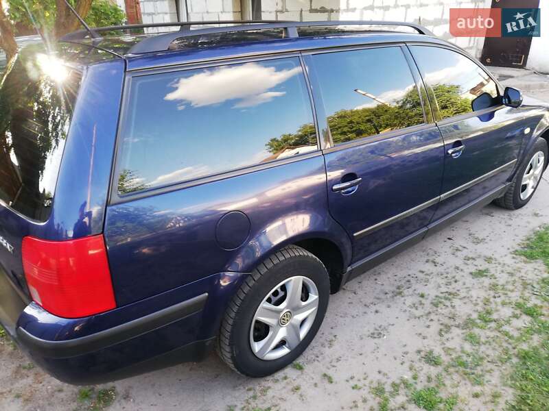 Универсал Volkswagen Passat 2000 в Полонном