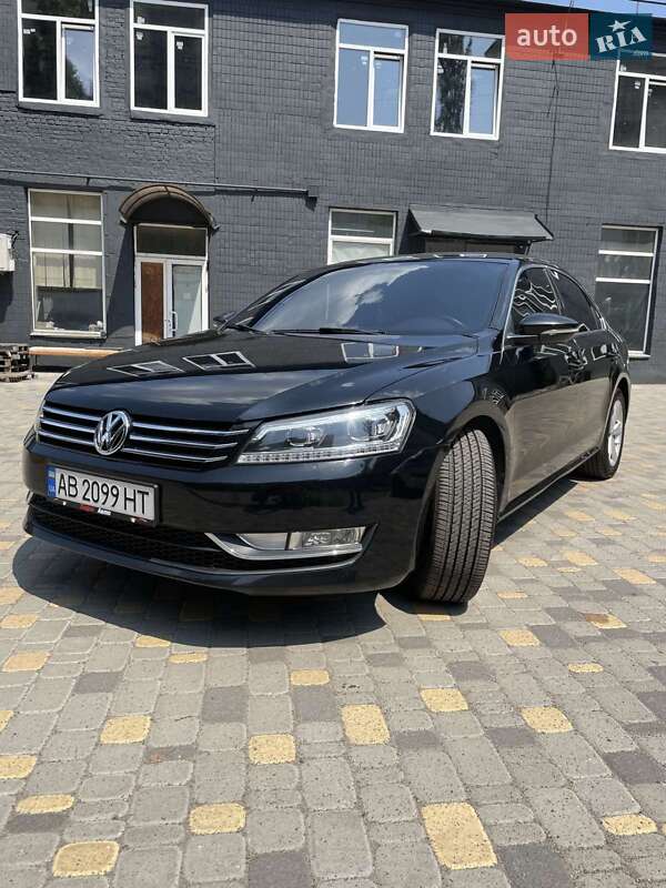 Седан Volkswagen Passat 2012 в Киеве