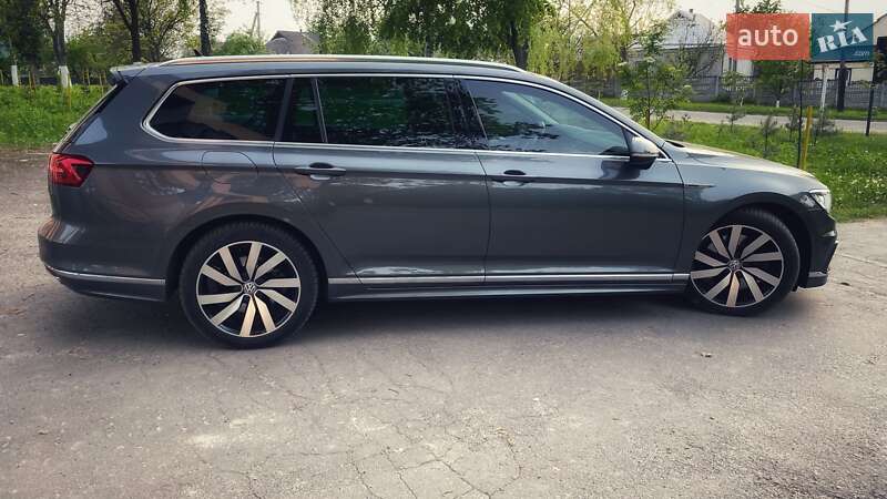 Универсал Volkswagen Passat 2015 в Киеве