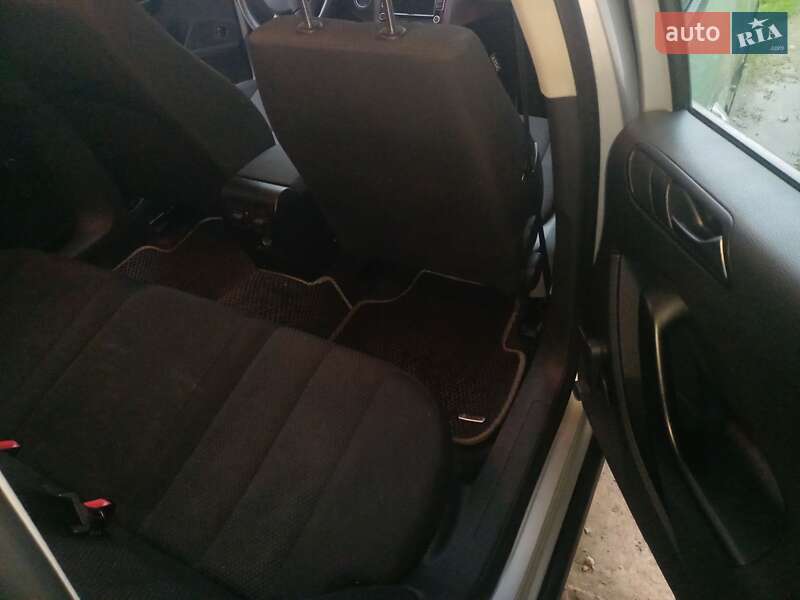 Универсал Volkswagen Passat 2010 в Надворной