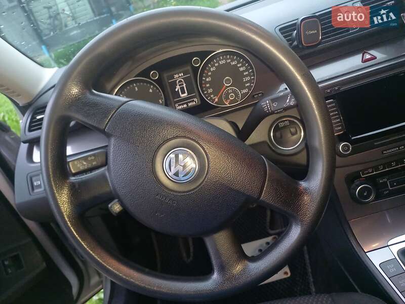 Универсал Volkswagen Passat 2010 в Надворной