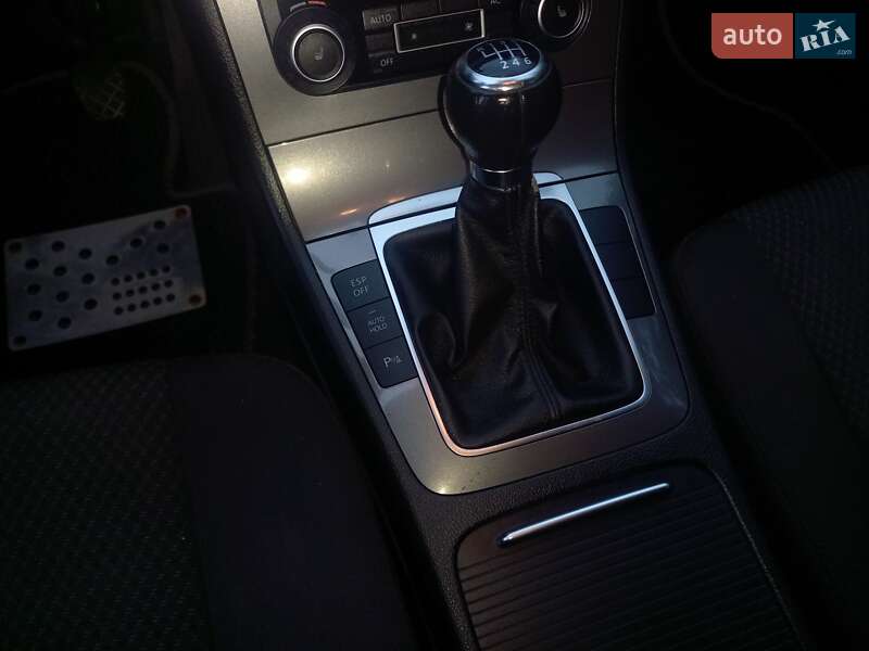 Универсал Volkswagen Passat 2010 в Надворной