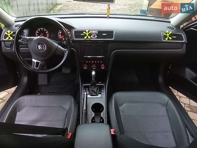 Седан Volkswagen Passat 2014 в Ивано-Франковске