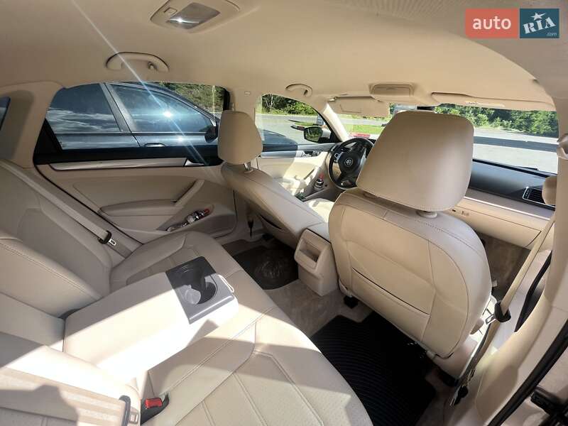 Седан Volkswagen Passat 2015 в Хусті