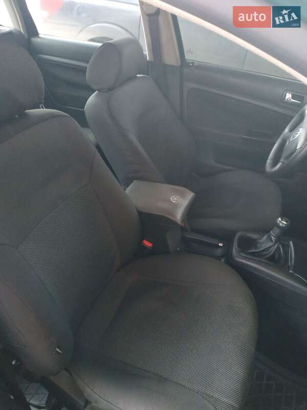 Седан Volkswagen Passat 1998 в Харкові